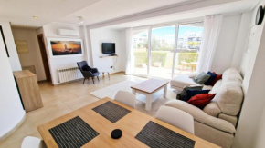 Lovley Ground Floor 2 Bed Direct Pool Access Free WiFi